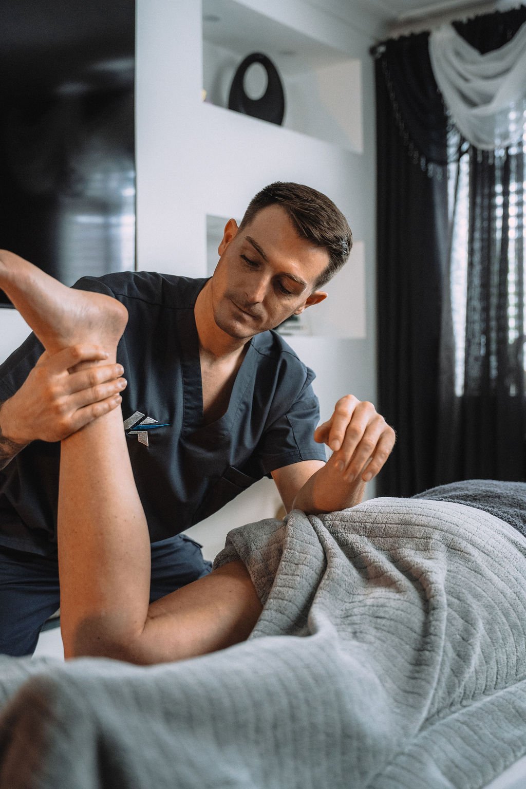 Mobility and recovery work with a client